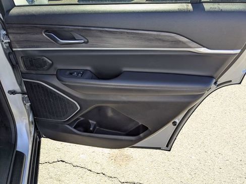 Used 2021 Jeep Grand Cherokee L Limited image 24