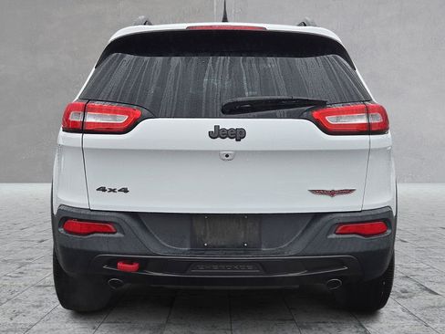 Used 2015 Jeep Cherokee Trailhawk w/ Comfort/Convenience Group image 9