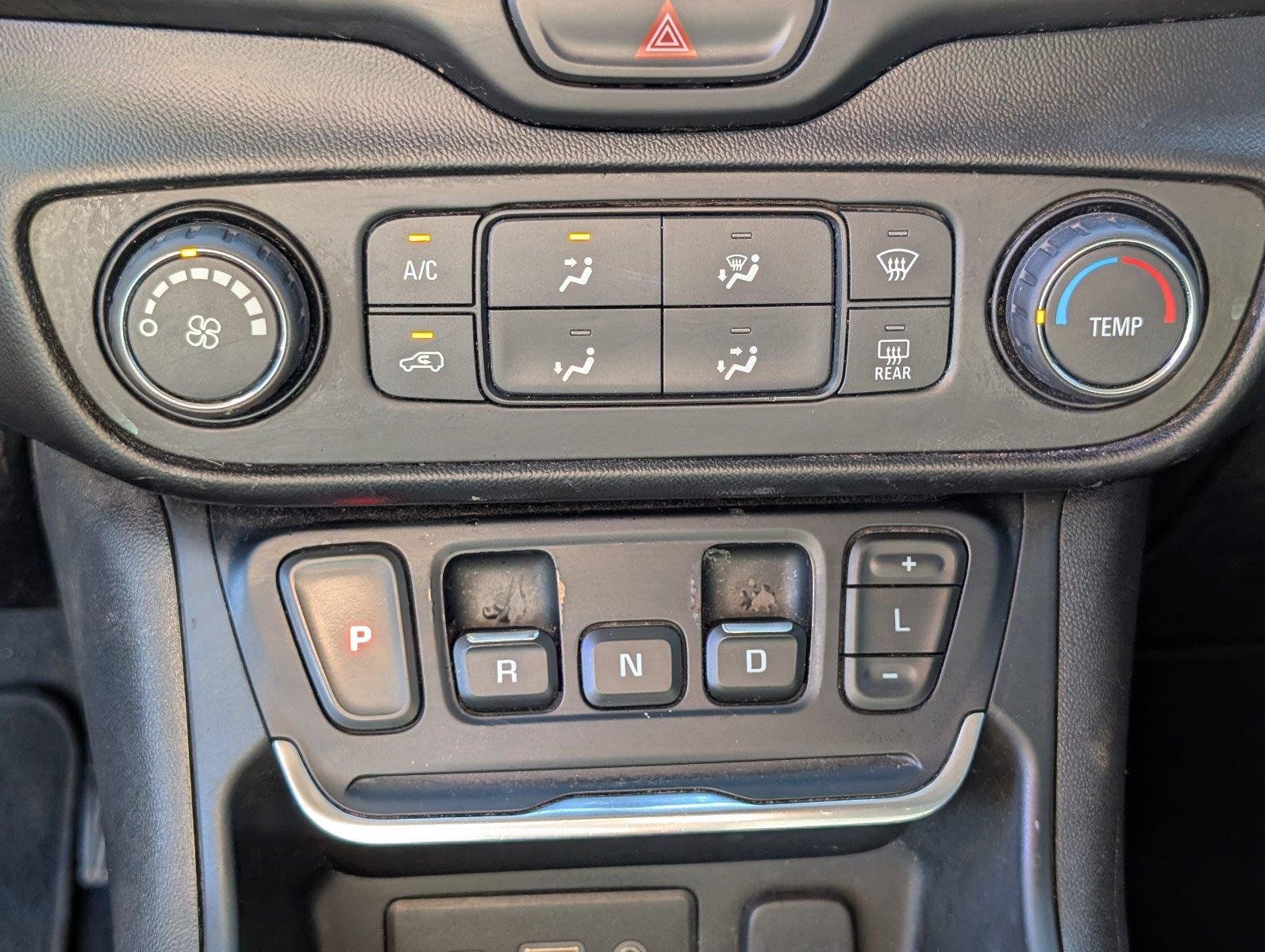 Used 2018 GMC Terrain SLE FWD image 24