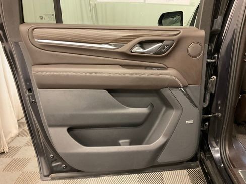 Used 2024 GMC Yukon XL Denali w/ Denali Reserve Package AWD/4WD image 31