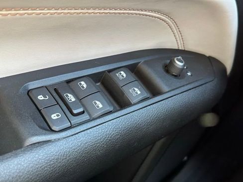 Used 2022 Jeep Compass Limited AWD/4WD image 17