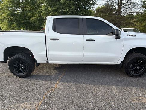Used 2024 Chevrolet Silverado 1500 LT Trail Boss w/ Convenience Package II AWD/4WD image 4