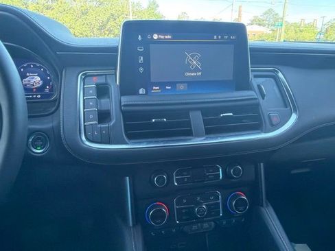 Used 2024 Chevrolet Suburban Premier w/ Premium Package 2 RWD image 11