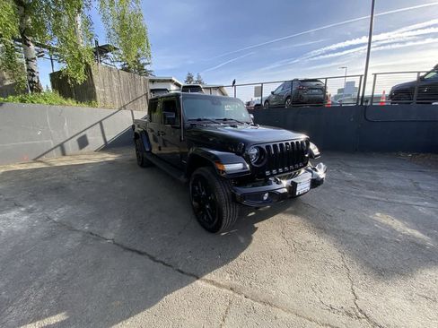 Used 2021 Jeep Gladiator Overland AWD/4WD image 8