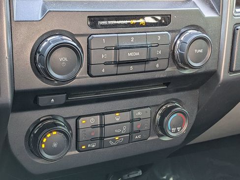 Used 2018 Ford F150 XLT w/ Equipment Group 302A Luxury AWD/4WD image 17