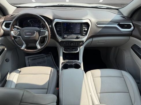 Used 2021 GMC Acadia SLT FWD image 3