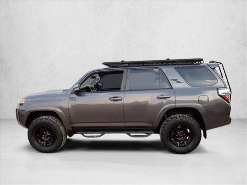 Used 2017 Toyota 4Runner TRD Off-Road Premium AWD/4WD image 2