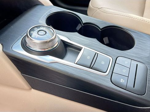 Used 2022 Ford Escape Titanium w/ Class II Trailer Tow Package image 17