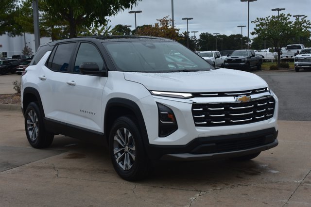 New 2027 Chevrolet Equinox LT w/ Safety and Technology Package FWD image 3