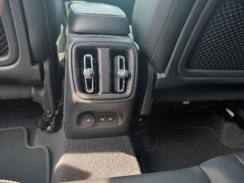 Used 2023 Volvo XC40 B5 Ultimate w/ Climate Package AWD/4WD image 19