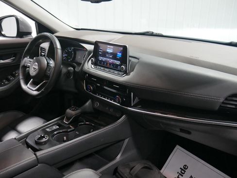 Used 2023 Nissan Rogue SL image 14