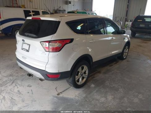 Used 2017 Ford Escape SE FWD image 5