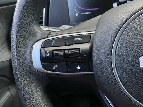 Used 2025 Kia Sportage LX FWD image 25