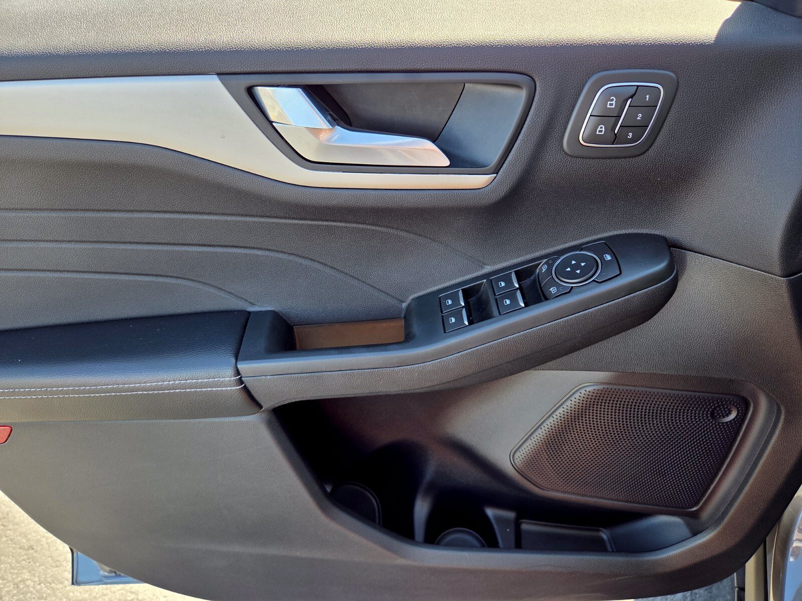 Certified 2022 Ford Escape SEL w/ Technology Package FWD image 17