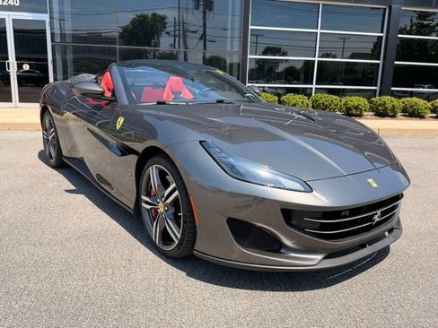 Used 2020 Ferrari Portofino RWD image 3