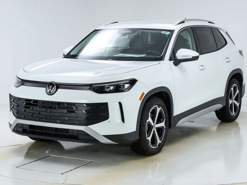 New 2026 Volkswagen Tiguan SE image 39