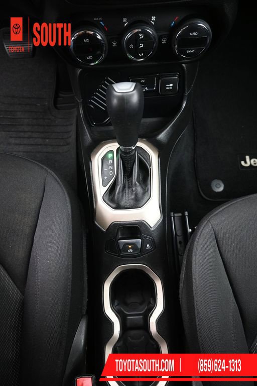 Used 2016 Jeep Renegade Latitude w/ Safety & Security Group FWD image 20