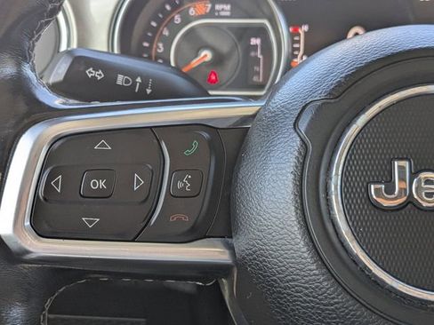 Used 2020 Jeep Wrangler Unlimited Sahara image 28