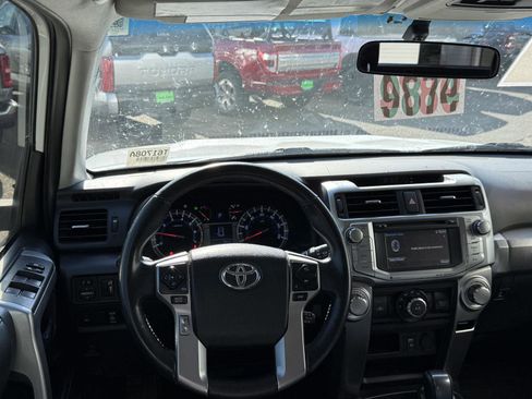 Used 2017 Toyota 4Runner SR5 AWD/4WD image 13