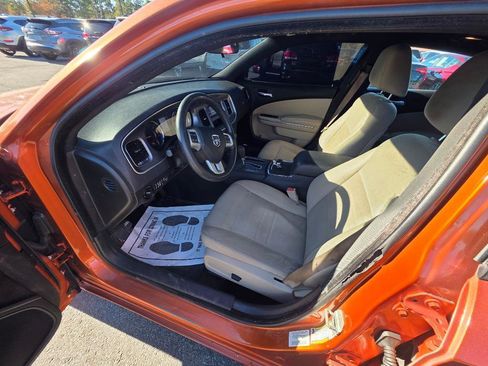 Used 2011 Dodge Charger SE image 5
