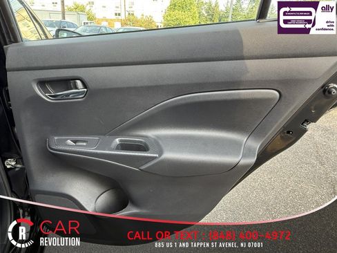 Used 2024 Nissan Versa SV w/ Trunk Package FWD image 31