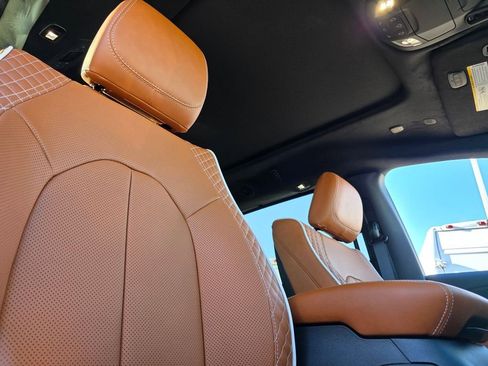 New 2026 Chrysler Pacifica Pinnacle image 15