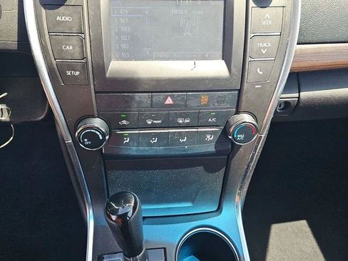 Used 2017 Toyota Camry LE FWD image 9