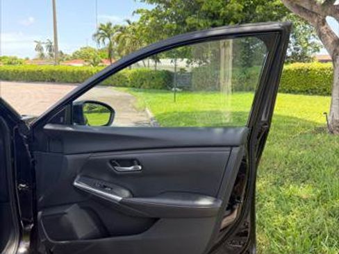 Used 2025 Nissan Sentra SR FWD image 16