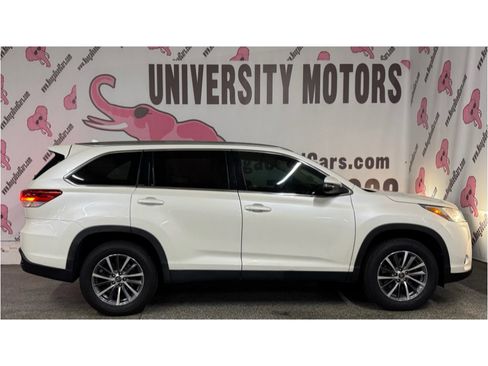 Used 2019 Toyota Highlander XLE image 9