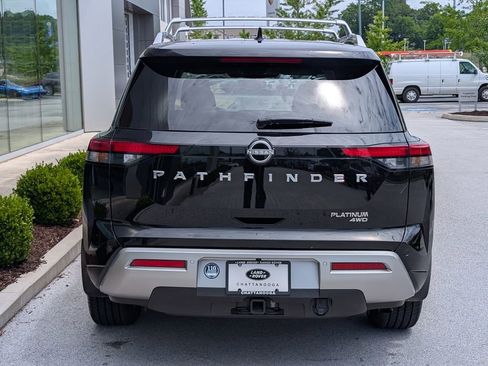 Used 2024 Nissan Pathfinder Platinum AWD/4WD image 6