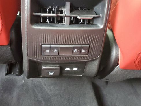 Used 2024 Jeep Wagoneer Launch Edition AWD/4WD image 12