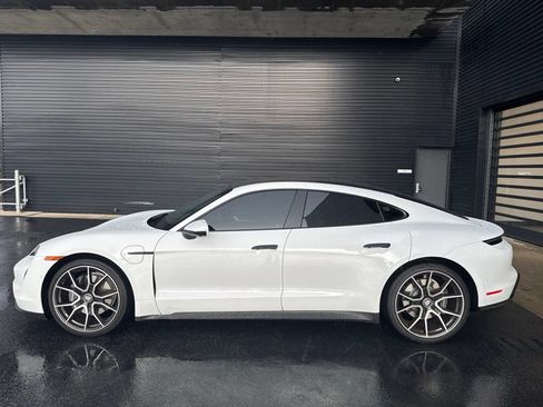 Used 2022 Porsche Taycan RWD image 2