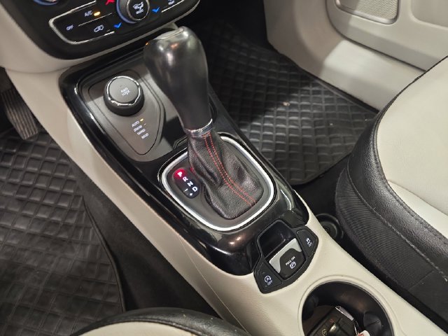 Used 2020 Jeep Compass Limited AWD/4WD image 25