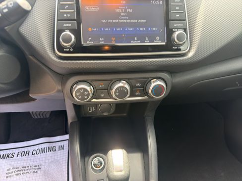 Used 2023 Nissan Kicks S w/ Interior Electronics Package FWD image 7