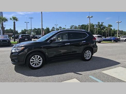 Used 2017 Nissan Rogue SV w/ SV Premium Package FWD image 24
