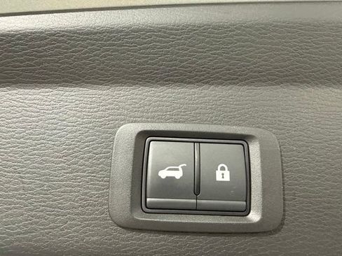 Used 2025 Mitsubishi Outlander SE AWD/4WD image 13