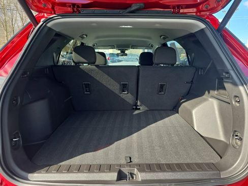 Used 2023 Chevrolet Equinox LT image 9