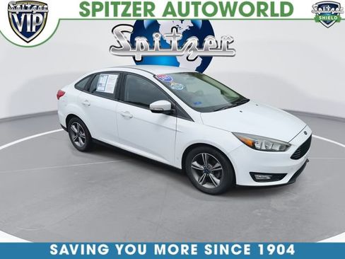 Used 2017 Ford Focus SE FWD image 2