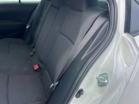 Used 2021 Toyota Corolla LE FWD image 8