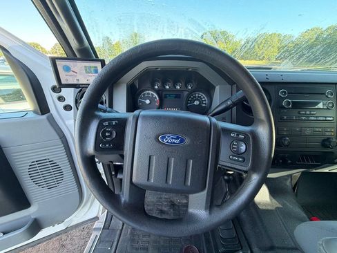 Used 2016 Ford F250 XL w/ Power Equipment Group AWD/4WD image 13