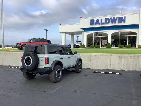 Used 2024 Ford Bronco Badlands image 7