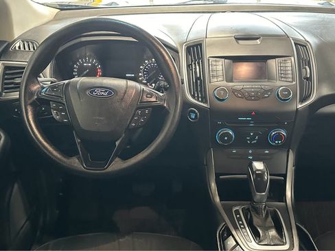Used 2018 Ford Edge SE image 11