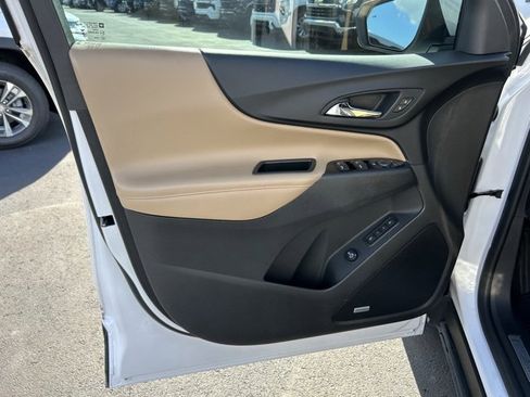 Used 2024 Chevrolet Equinox Premier image 12