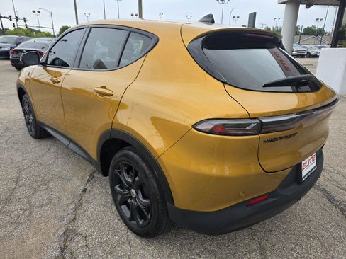 Used 2024 Dodge Hornet GT w/ GT Blacktop Package AWD/4WD image 8