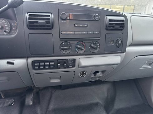 Used 2007 Ford F450 2WD Regular Cab Super Duty image 11