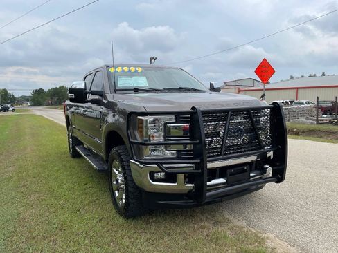 Used 2019 Ford F250 Lariat w/ Chrome Package AWD/4WD image 3