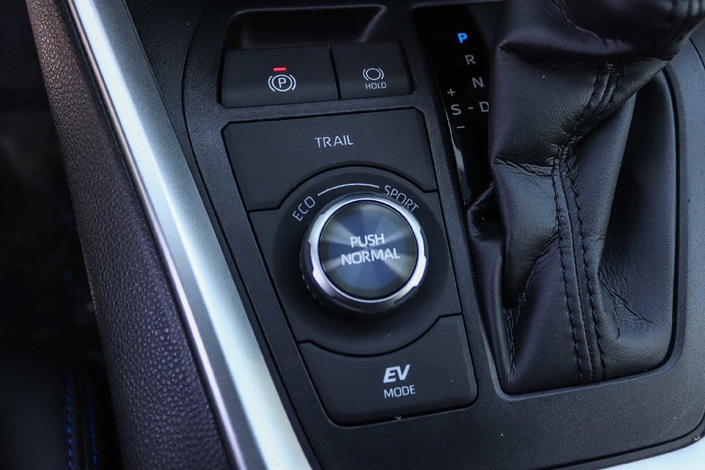 Used 2023 Toyota RAV4 XSE AWD/4WD image 22