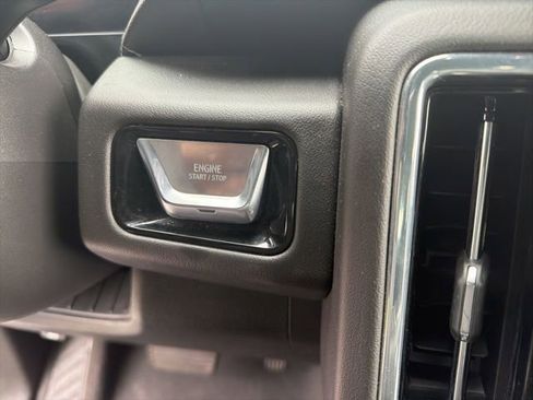Used 2025 GMC Yukon Denali AWD/4WD image 31