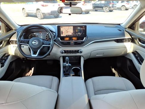 Used 2023 Nissan Altima 2.5 SV w/ SV Premium Package FWD image 25