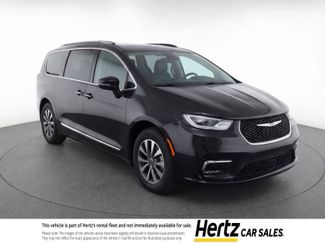 Used 2023 Chrysler Pacifica Touring-L video 1